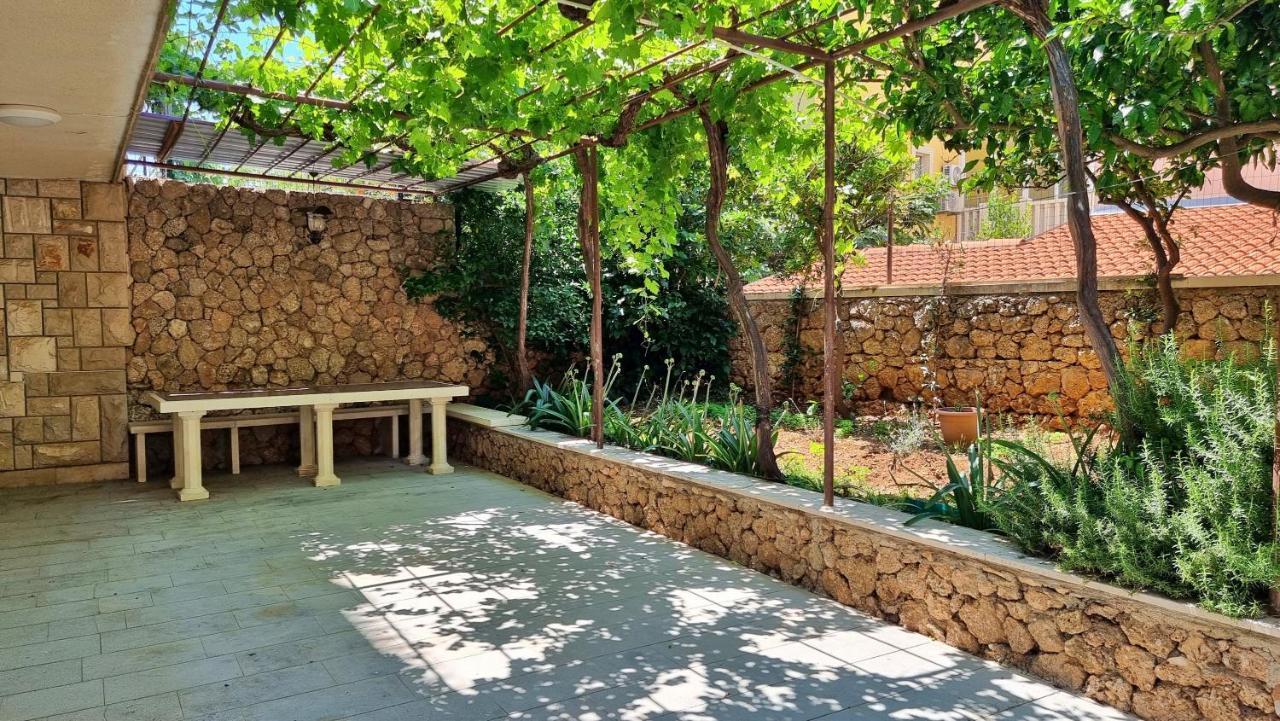 Iko Nemira Apartment Omis