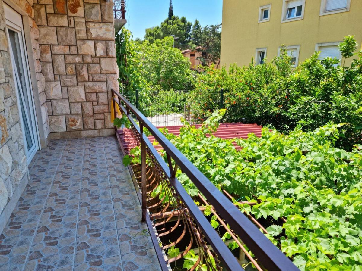 Iko Nemira Omis
