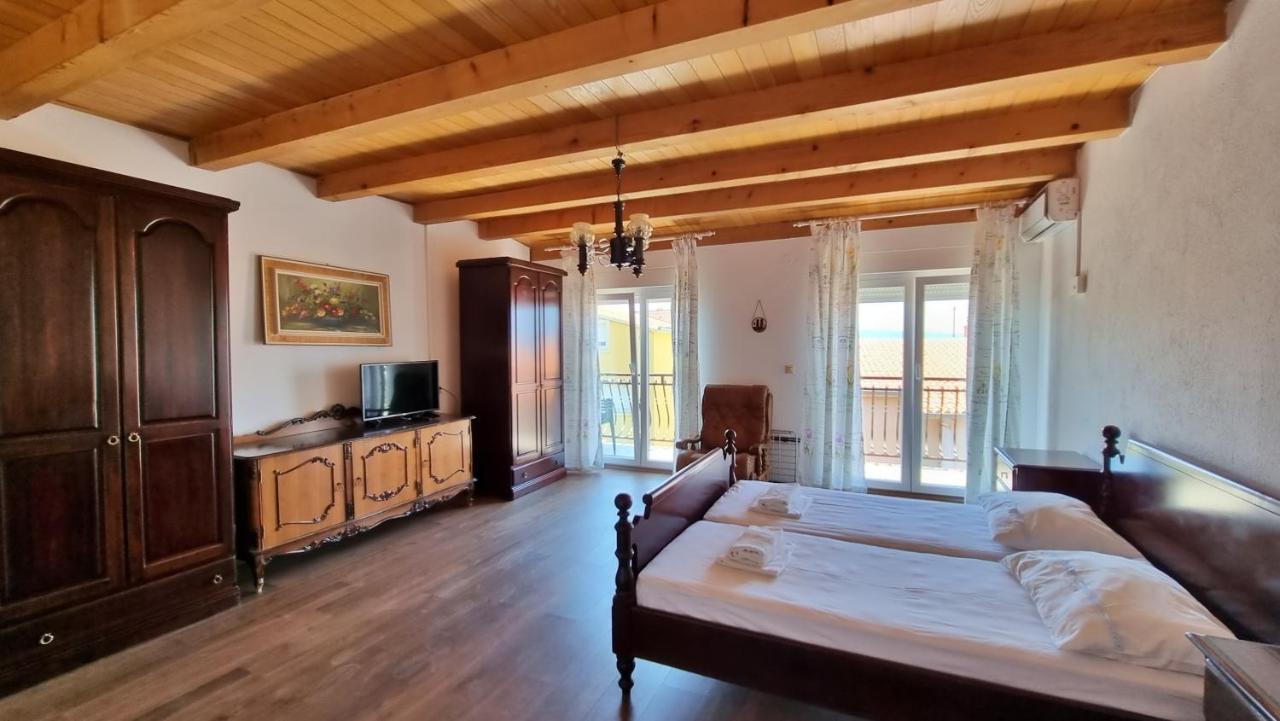 Apartment Iko Nemira Omis