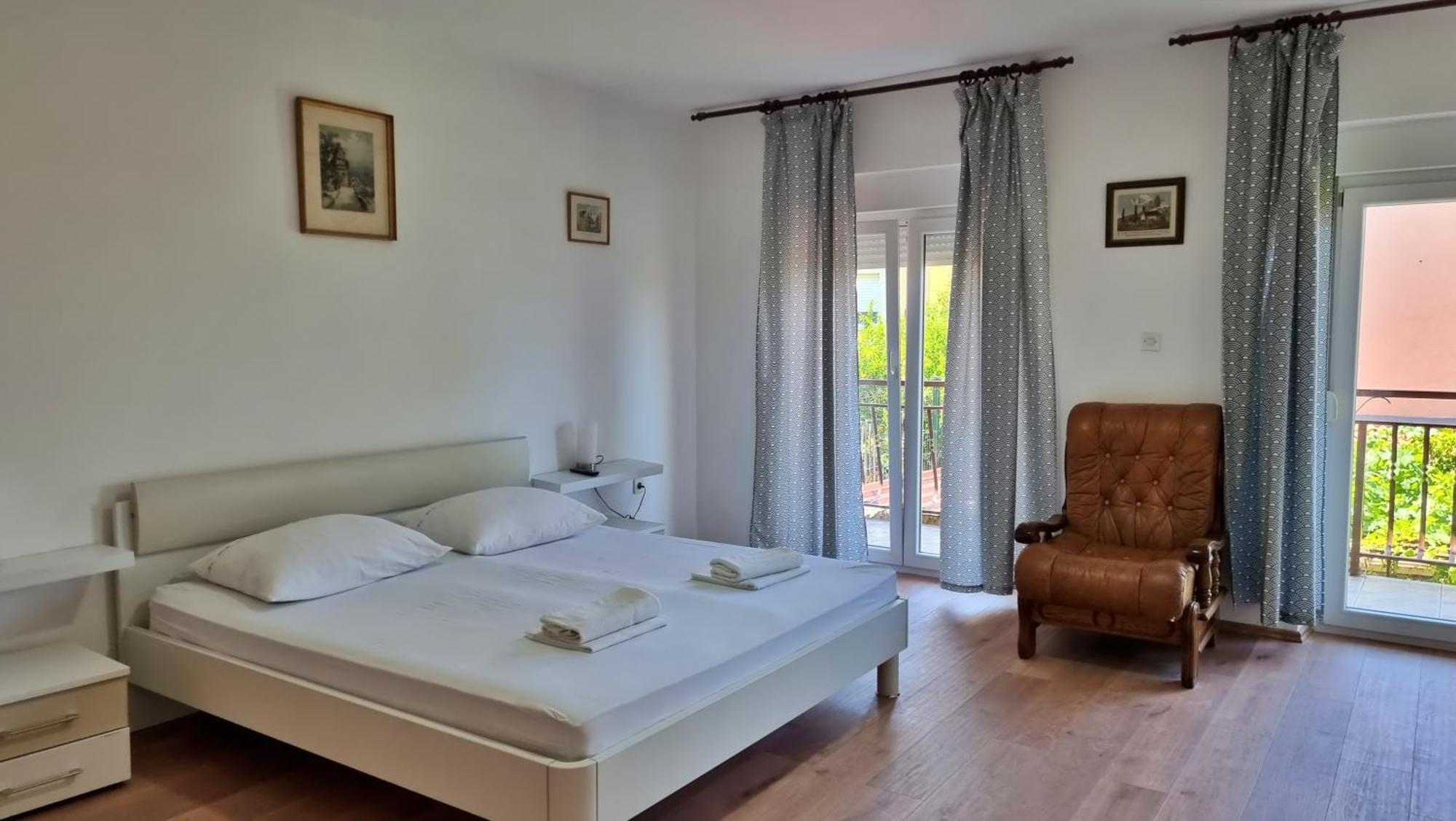 Iko Nemira Apartman *